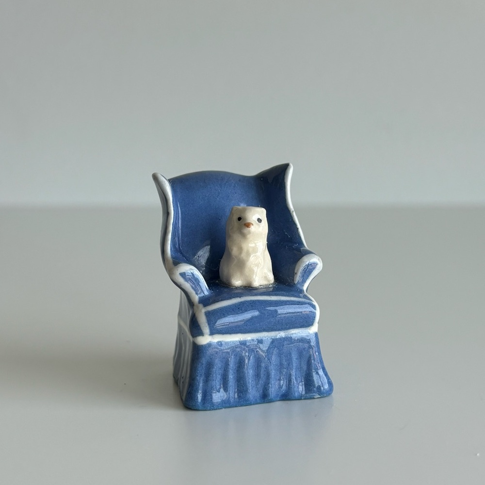 Hagen-Renaker Miniature White Cat On Blue Sofa Couch Chair